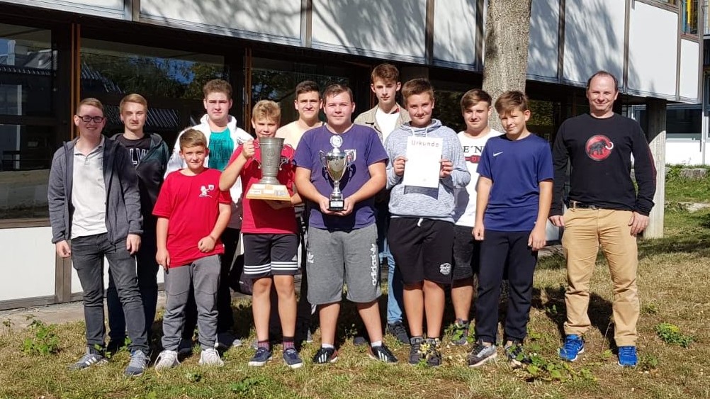 Die siegreiche Mannschaft der Jugendfeuerwehr Bühlerzell beim Walter-Klenk Pokalturnier 2018